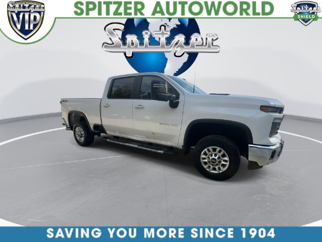 Used 2025 Chevrolet Silverado 2500 LT w/ Convenience Package AWD/4WD image 3
