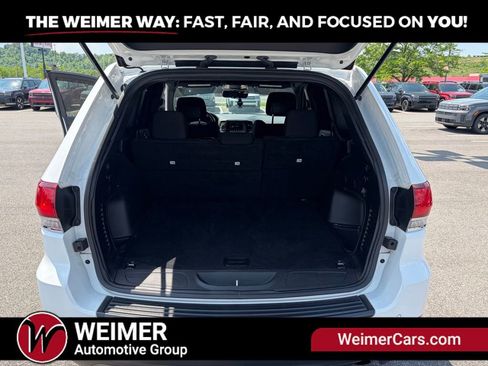 Used 2021 Jeep Grand Cherokee Laredo AWD/4WD image 29