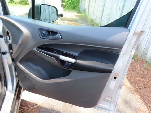 Used 2020 Ford Transit Connect XLT FWD image 21