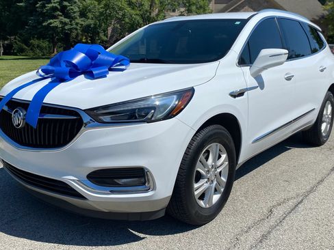 Used 2020 Buick Enclave Essence FWD image 1