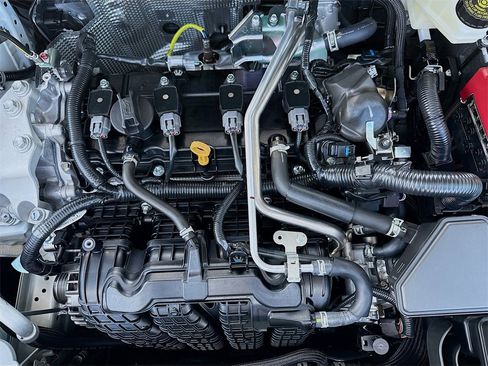 New 2025 Mitsubishi Outlander SE image 32