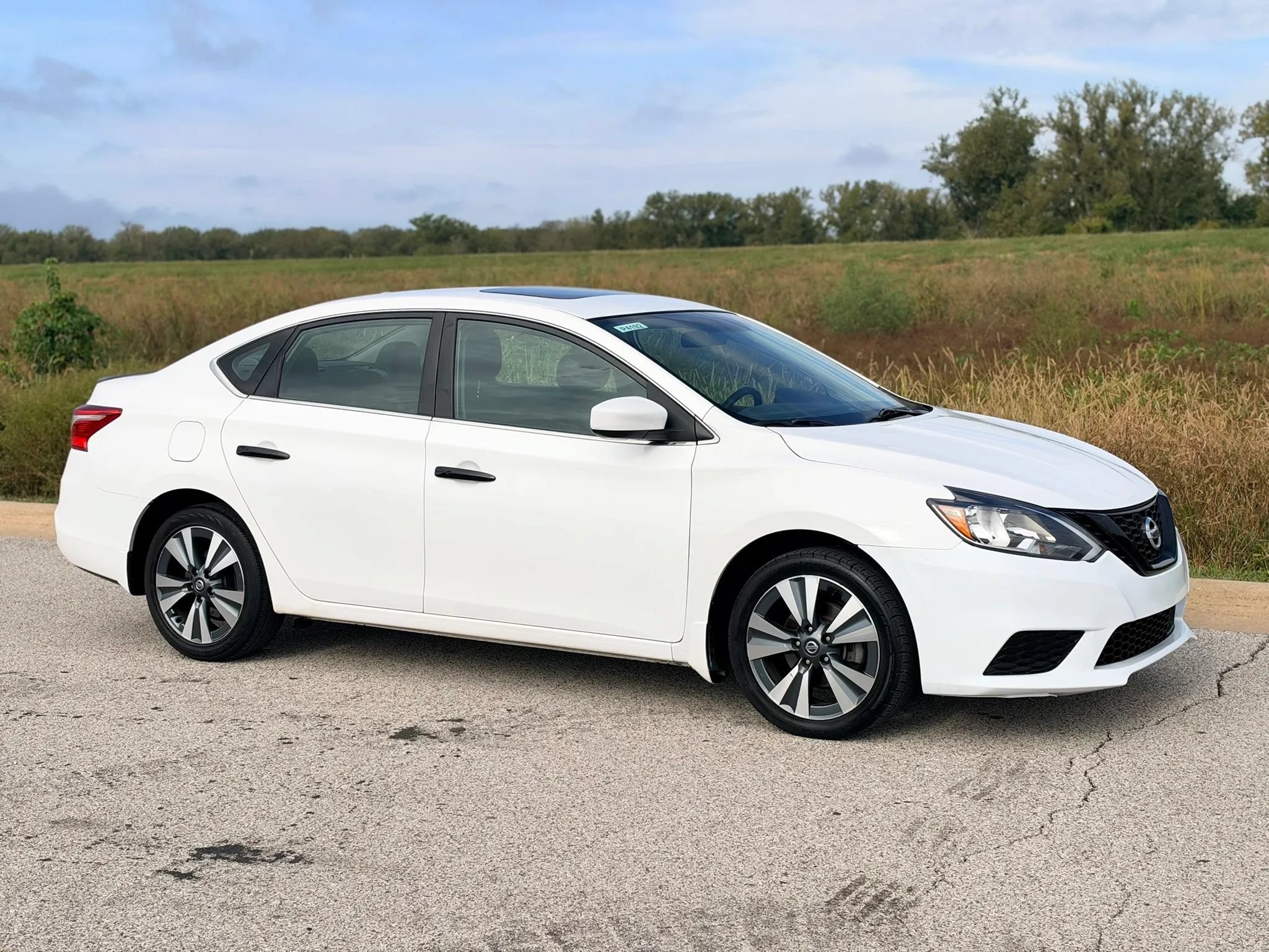 Used 2019 Nissan Sentra SV w/ Special Edition Package FWD image 35