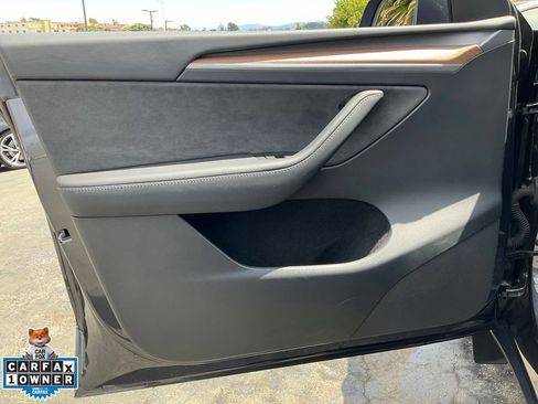 Used 2024 Tesla Model Y 2WD image 24