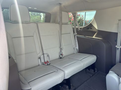 Used 2021 GMC Yukon XL Denali w/ Denali Premium Package AWD/4WD image 14