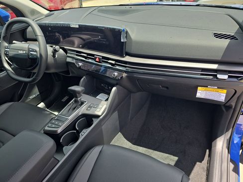 New 2026 Kia Sportage SX FWD image 12