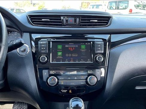 Used 2022 Nissan Rogue Sport SL AWD/4WD image 23