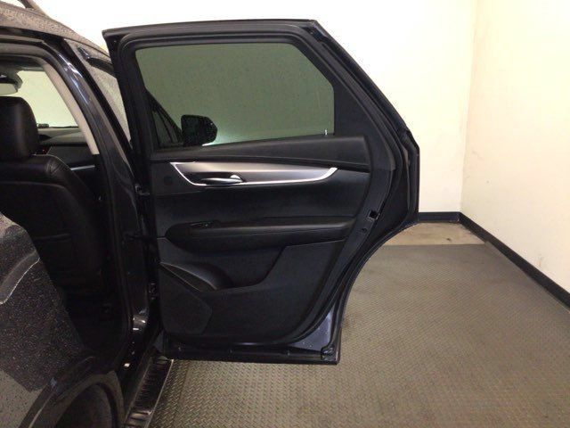 Used 2018 Cadillac XT5 Luxury w/ Driver Awareness Package AWD/4WD image 18