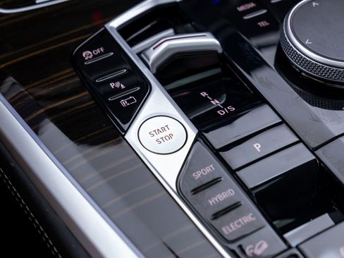 Certified 2025 BMW X5 xDrive50e image 21