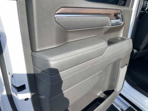 New 2026 GMC Sierra 1500 SLT w/ SLT Premium Package AWD/4WD image 24