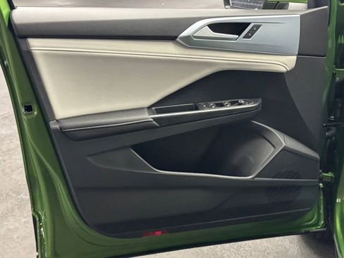 New 2025 Volkswagen Taos SE AWD/4WD image 18