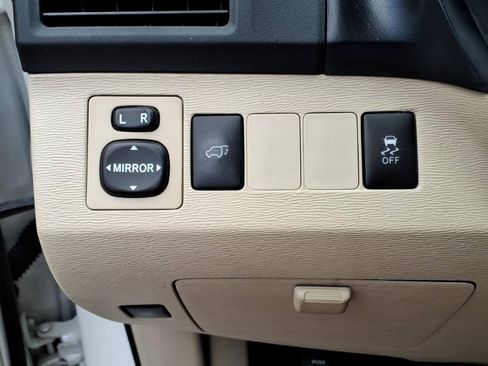 Used 2013 Toyota Venza Limited w/ Tow Prep Pkg AWD/4WD image 16