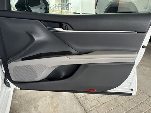 Used 2022 Toyota Camry LE image 34
