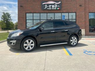 Used 2017 Chevrolet Traverse LT w/ Style and Technology Package image 1