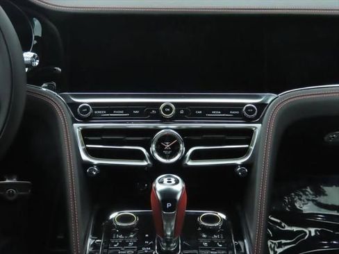 New 2025 Bentley Flying Spur Plug-In Hybrid image 15