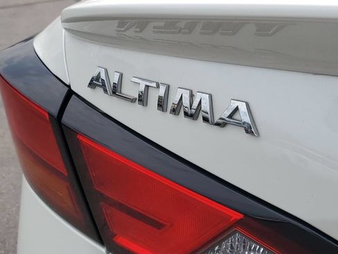 Used 2020 Nissan Altima 2.5 Platinum FWD image 36