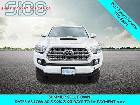 Used 2017 Toyota Tacoma TRD Sport AWD/4WD image 2