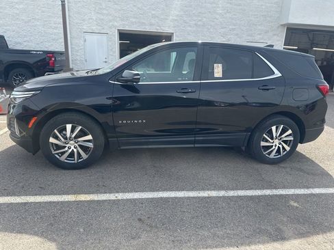 Used 2024 Chevrolet Equinox LT image 2