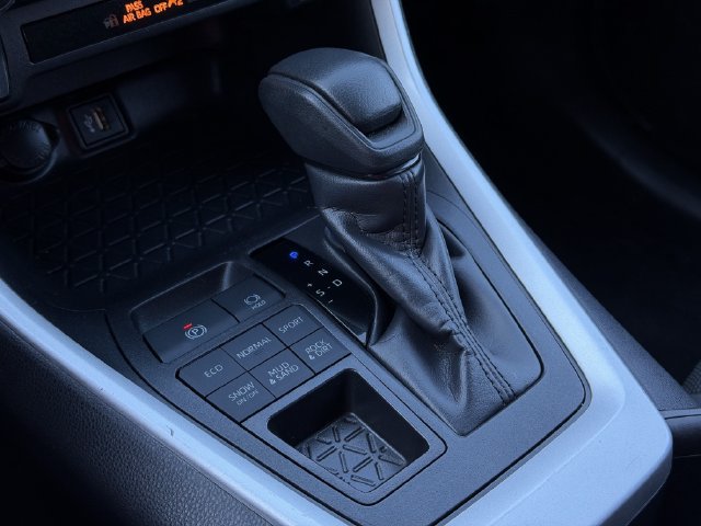 Certified 2025 Toyota RAV4 LE AWD/4WD image 20