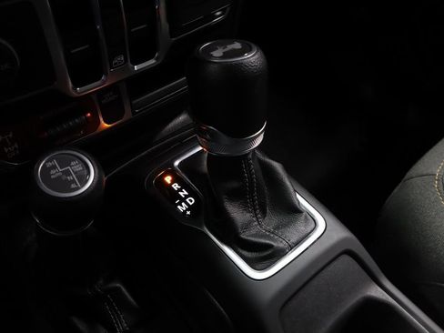 Used 2024 Jeep Wrangler Unlimited image 34