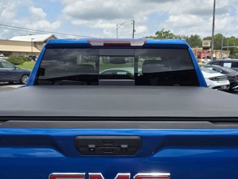 Used 2022 GMC Sierra 1500 AT4 w/ AT4 Preferred Package AWD/4WD image 11