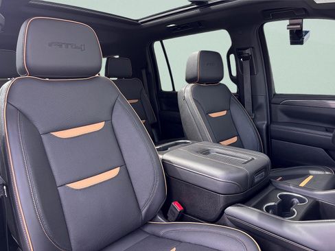 Used 2024 GMC Yukon XL AT4 w/ Technology Package AWD/4WD image 42