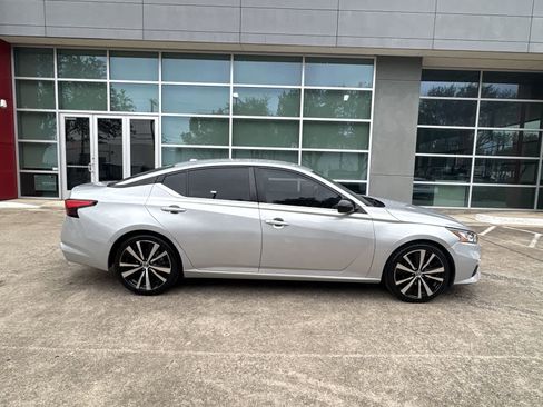 Used 2022 Nissan Altima 2.5 SR image 24