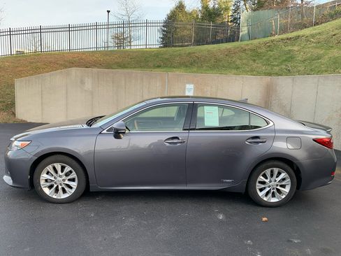Used 2014 Lexus ES 300h 4DR SDN HYBRID image 2