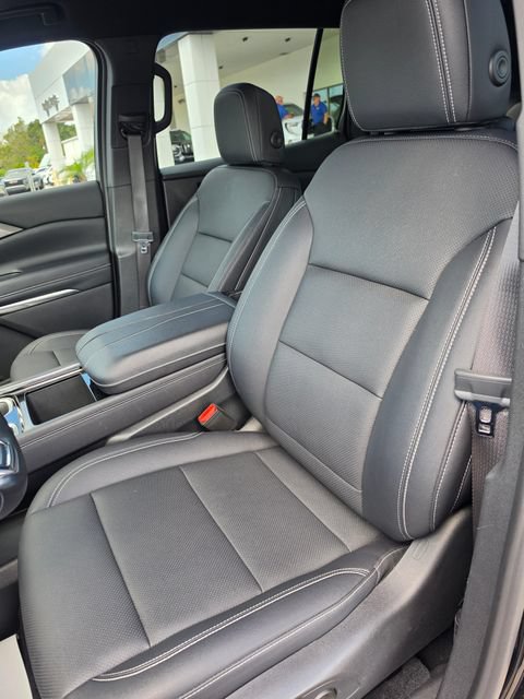 Used 2026 Chevrolet Traverse LT FWD image 16