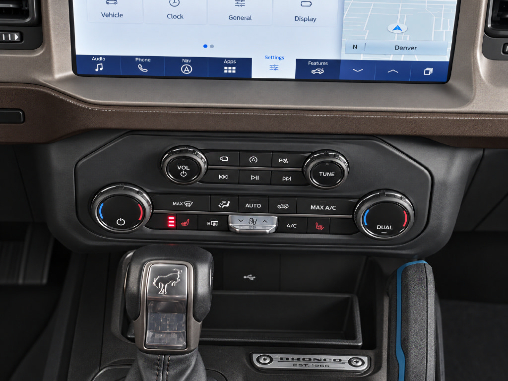 Used 2023 Ford Bronco Outer Banks AWD/4WD image 16