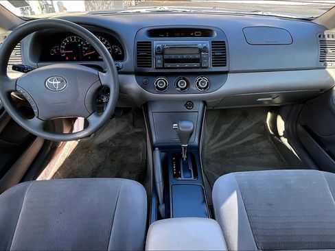 Used 2005 Toyota Camry LE image 14