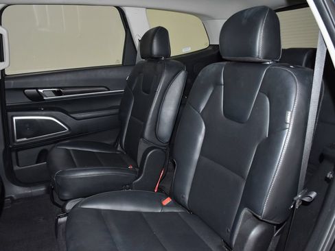 Used 2025 Kia Telluride S AWD/4WD image 28