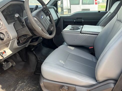 Used 2013 Ford F550 4x4 Regular Cab Super Duty w/ Payload Upgrade Pkg image 7