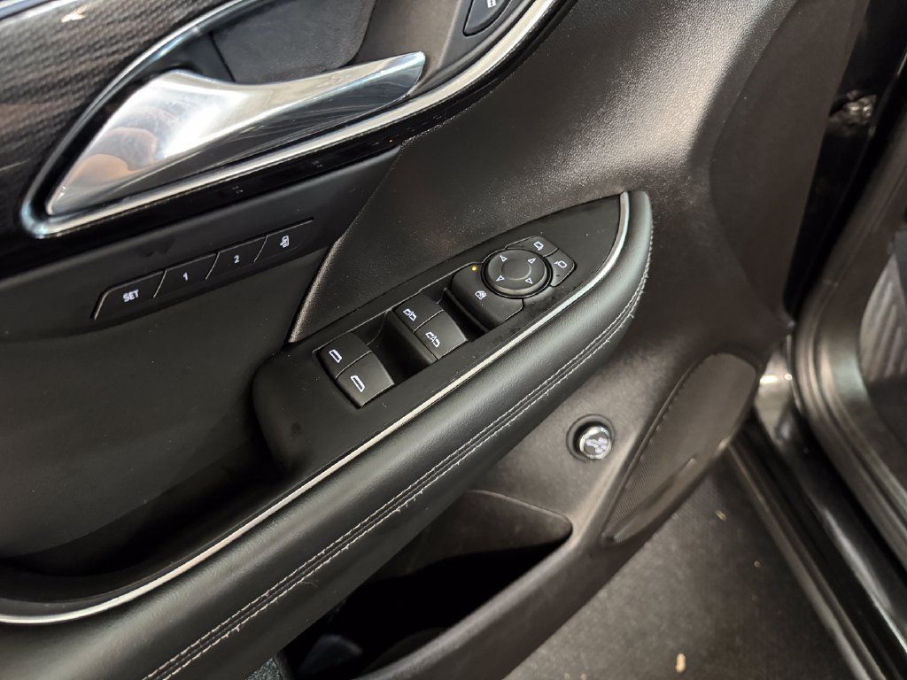 Used 2023 Buick Envision Essence AWD/4WD image 13