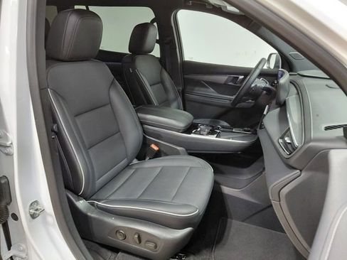 Used 2025 Buick Enclave Preferred image 26