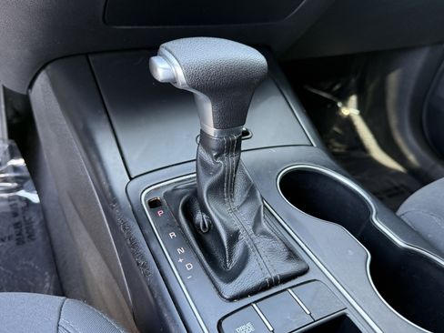 Used 2019 Kia Sorento LX image 21