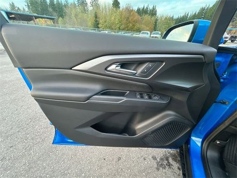 New 2026 Chevrolet Equinox EV LT image 21