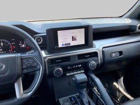 Used 2025 Toyota 4Runner SR5 AWD/4WD image 7