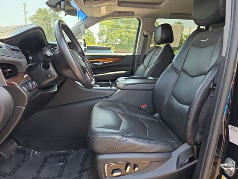 Used 2020 Cadillac Escalade Luxury AWD/4WD image 10