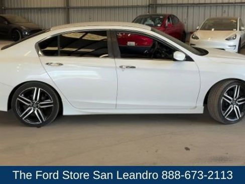 Used 2017 Honda Accord Sport Special Edition image 9
