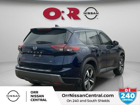 Used 2025 Nissan Rogue SL w/ SL Premium Package image 5