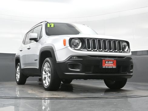 Used 2017 Jeep Renegade Latitude w/ Cold Weather Group AWD/4WD image 30