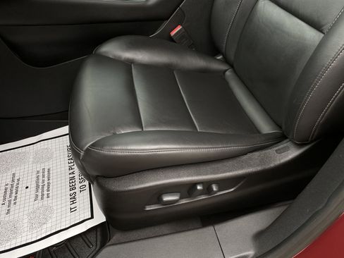 Used 2021 Cadillac XT4 Premium Luxury w/ Cold Weather Package image 11