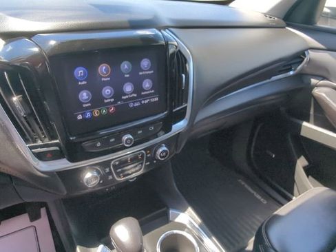 Used 2021 Chevrolet Traverse RS AWD/4WD image 18