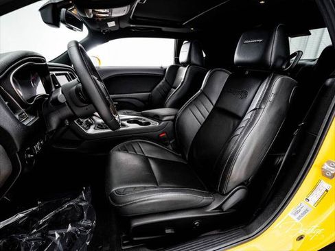 Used 2017 Dodge Challenger SRT Hellcat RWD image 24