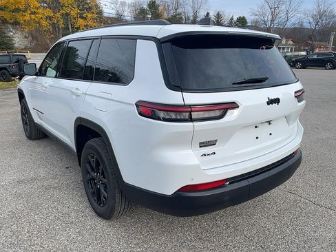 New 2025 Jeep Grand Cherokee L Altitude image 7
