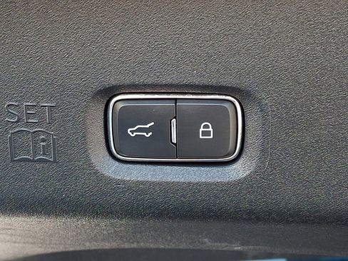 Certified 2025 Ford Expedition Active image 29