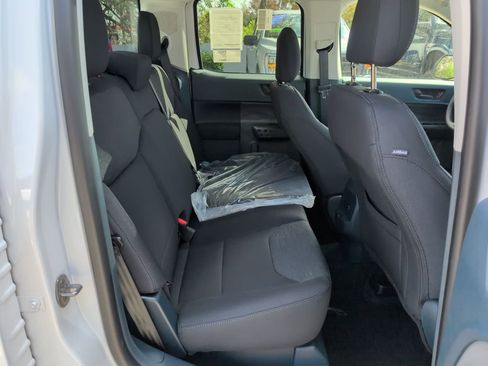 New 2025 Ford Maverick XL w/ Equipment Group 102A image 24