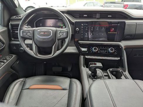 Used 2025 GMC Sierra 1500 AT4 w/ AT4 Premium Package AWD/4WD image 16