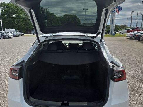 Used 2023 Tesla Model Y AWD image 12