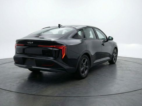 Used 2025 Kia K4 LXS image 9